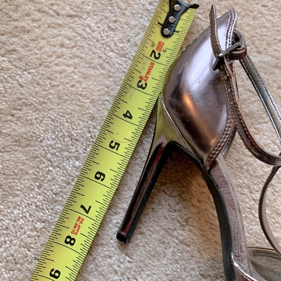 Silver heels - Picture 12 of 12